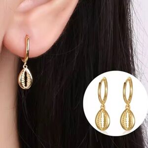 Elegant Gold Shell Hoop Earrings